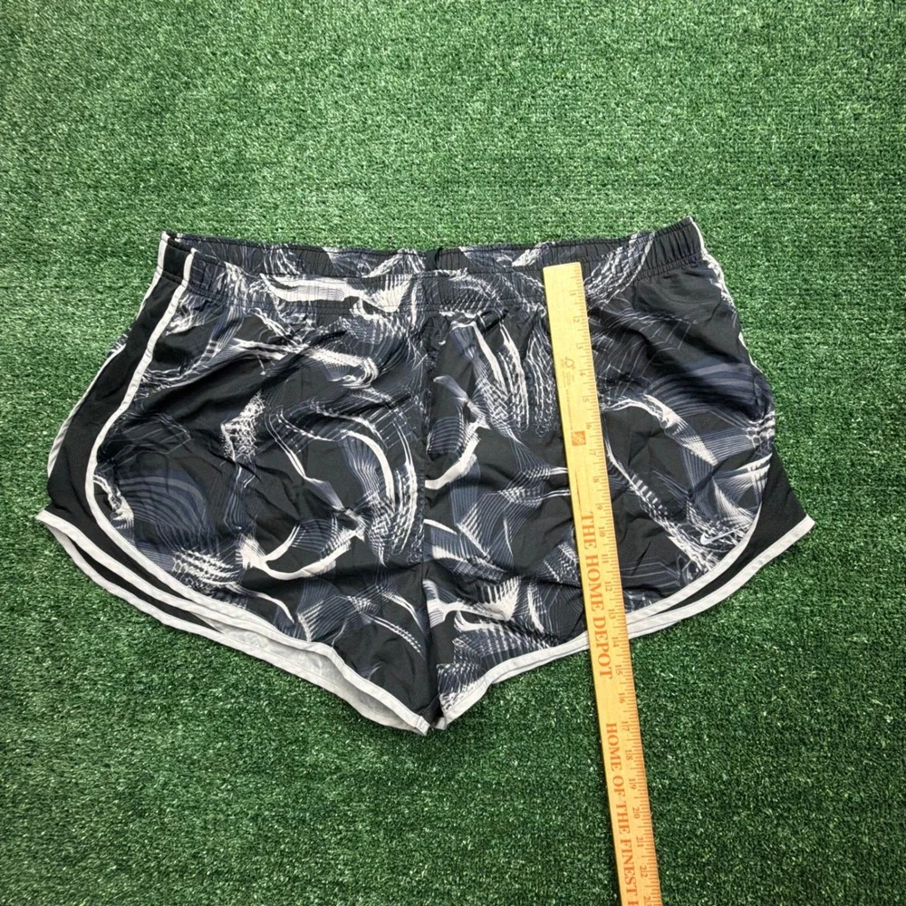 Nike Dri-FIT Tempo Running Shorts Womens 3X Black White Abstract Swirl Print